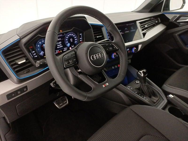 Audi A1 II 2019 Sportback Sportback 30 1.0 tfsi Identity Black 116cv s-tronic