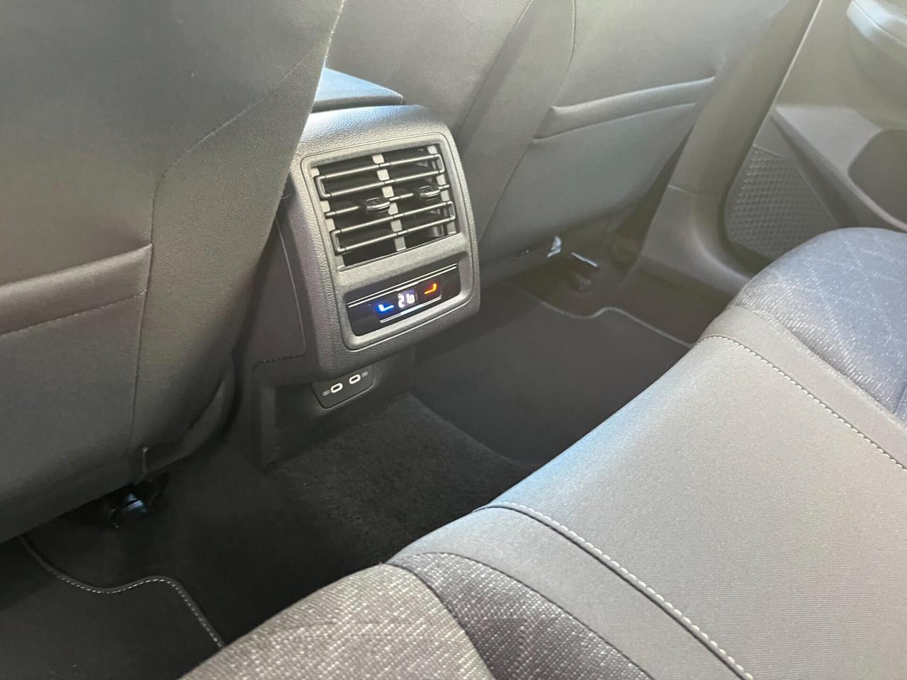 Volkswagen Golf 1.0 TSI EVO Life DSG
