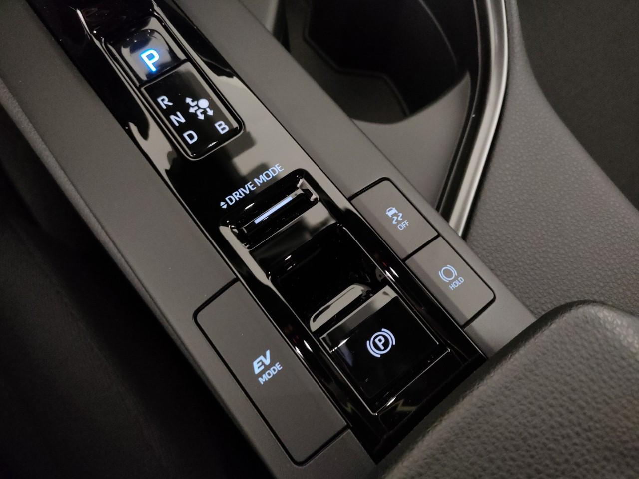 TOYOTA C-HR 1.8 hev Active fwd e-cvt