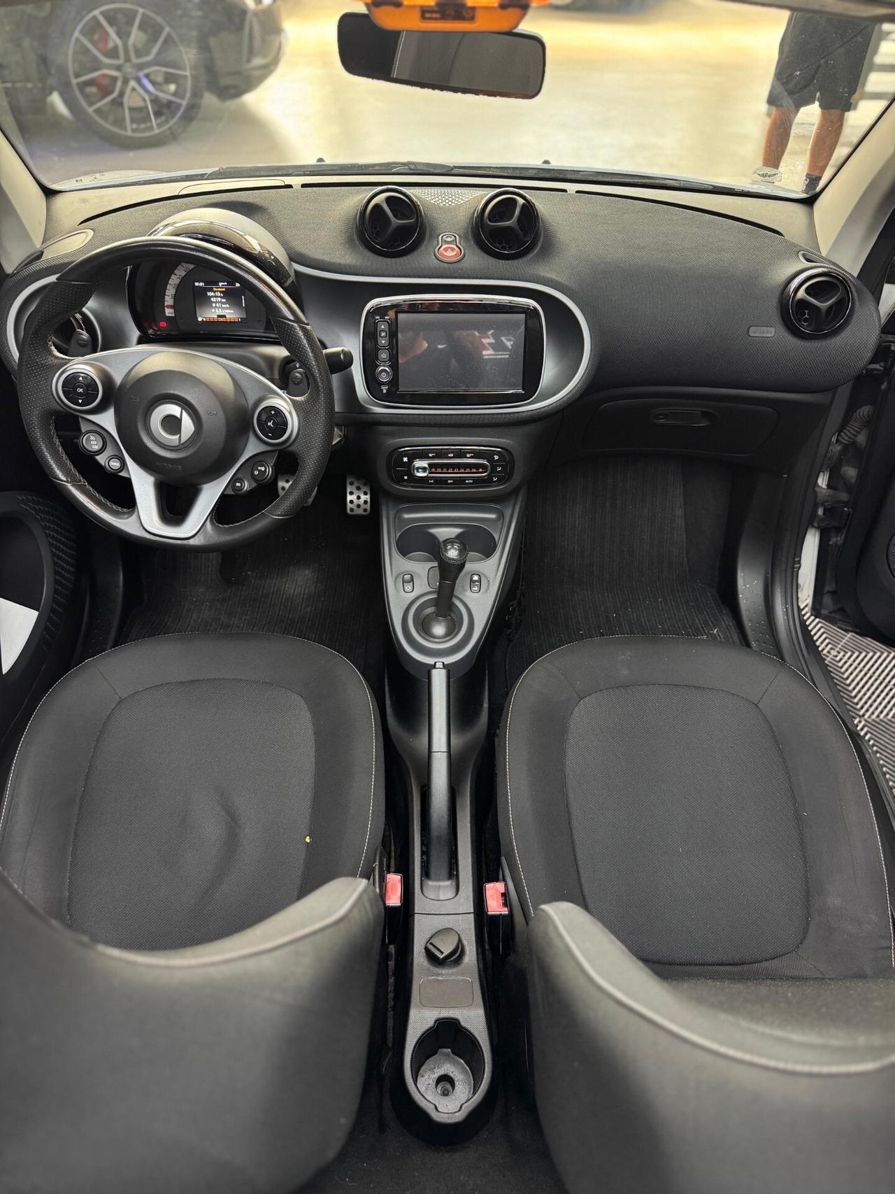 Smart ForTwo 0.9 Turbo 90 CV (2016) – Agile e Scattante!