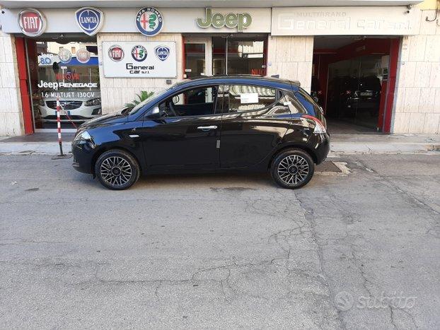 Lancia y alberta Ferretti hybrid