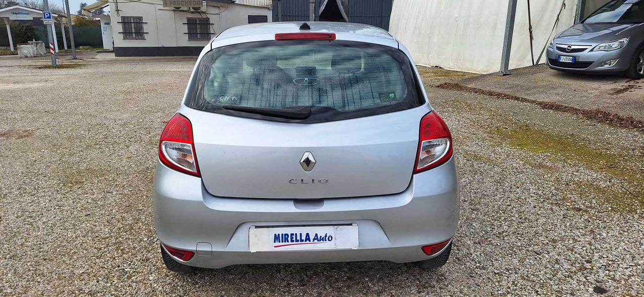 Renault Clio 1.2 16V 5 porte Authentique