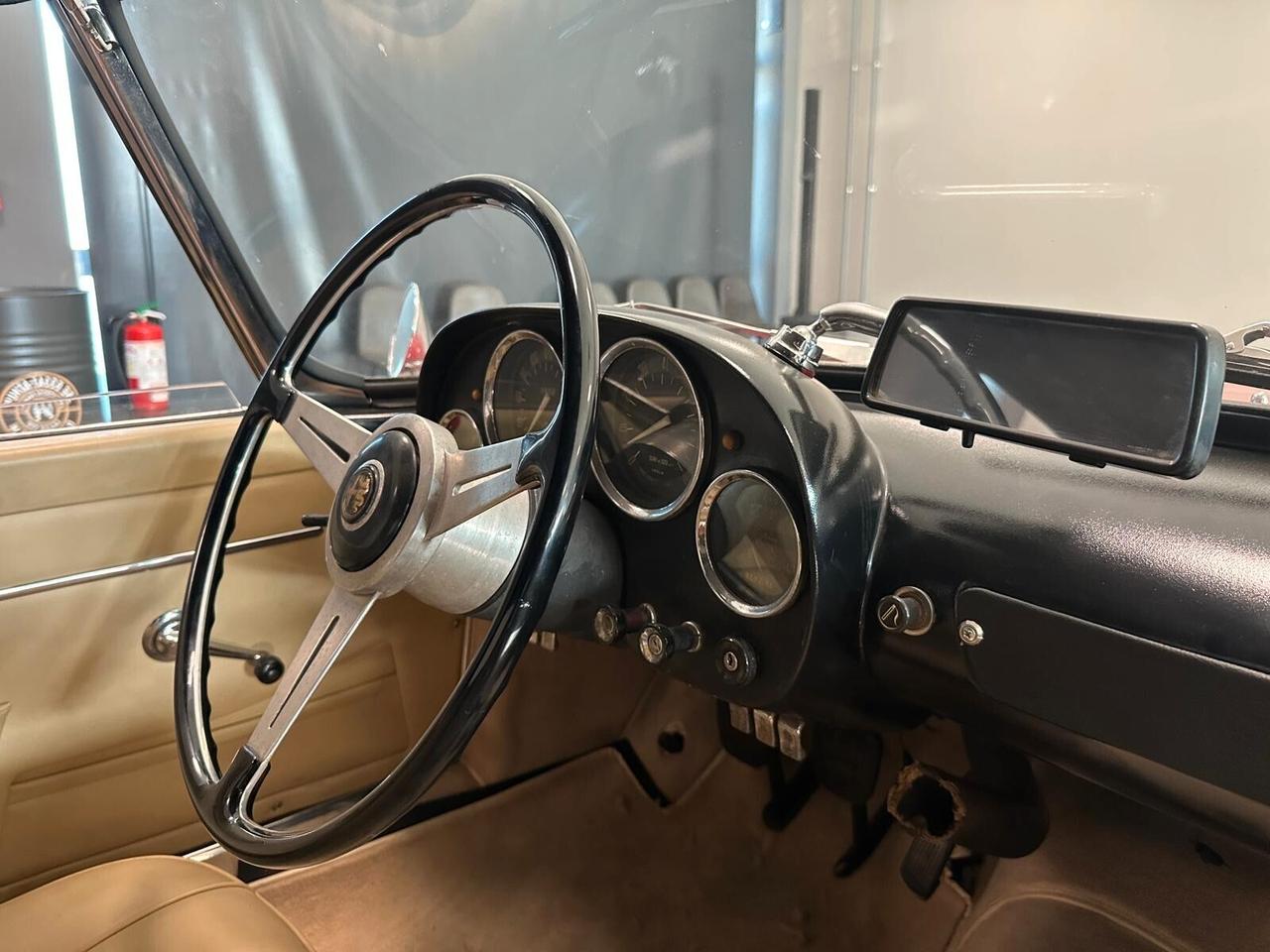 Alfa Romeo 2000 Touring Spider