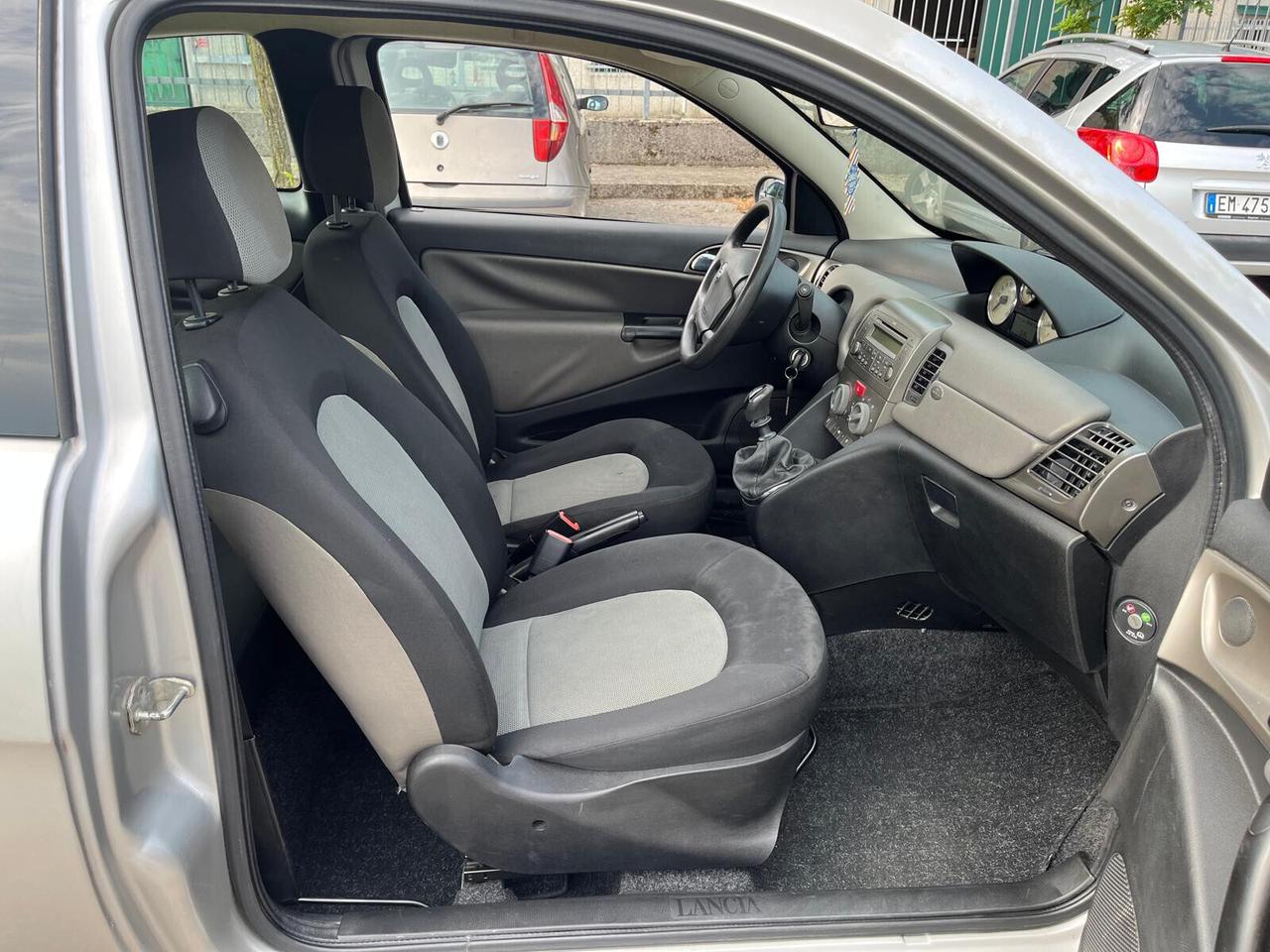 Lancia Ypsilon 1.2 Argento
