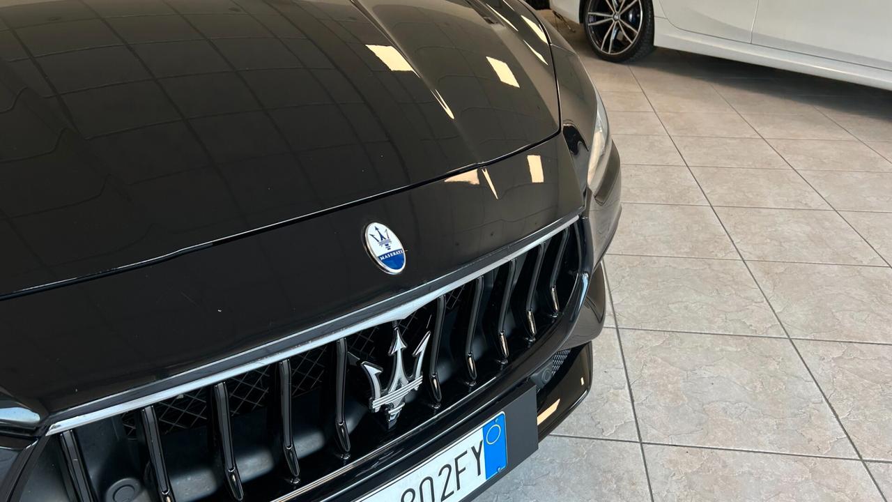 Maserati Ghibli V6 3.0 Modena 350CV