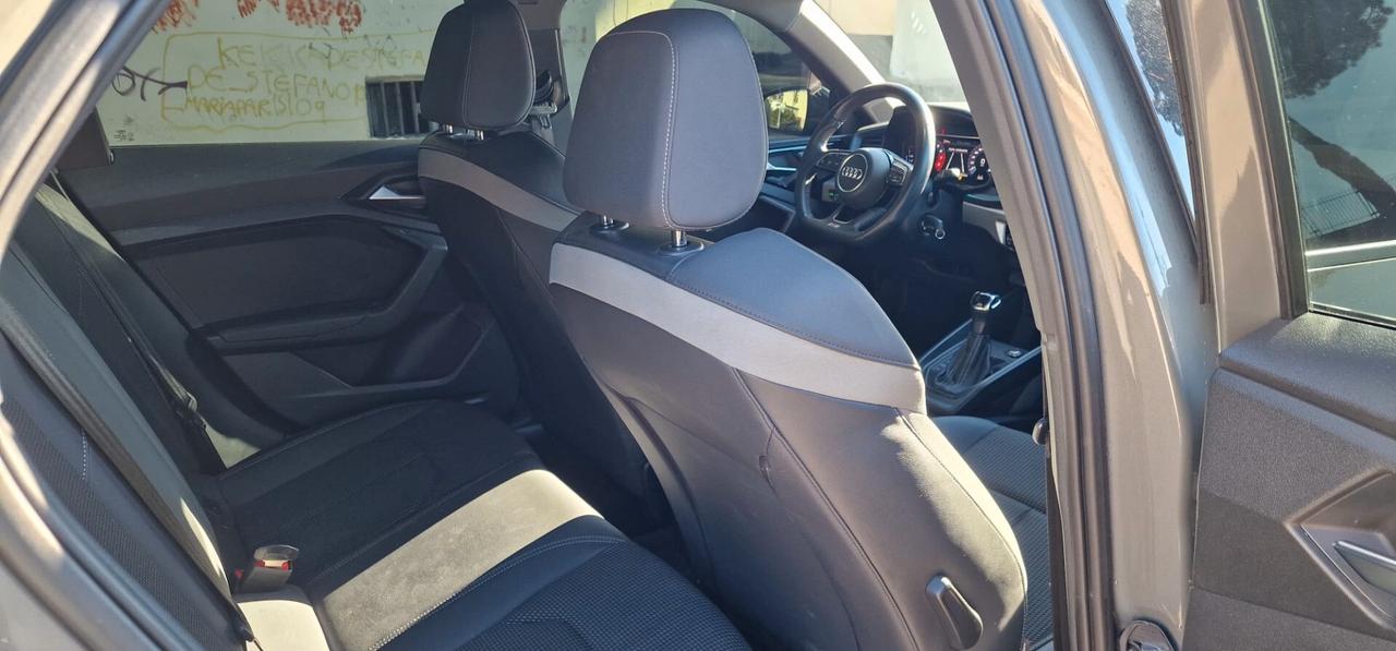 Audi A1 SPB 35 TFSI S tronic line edition Automatica