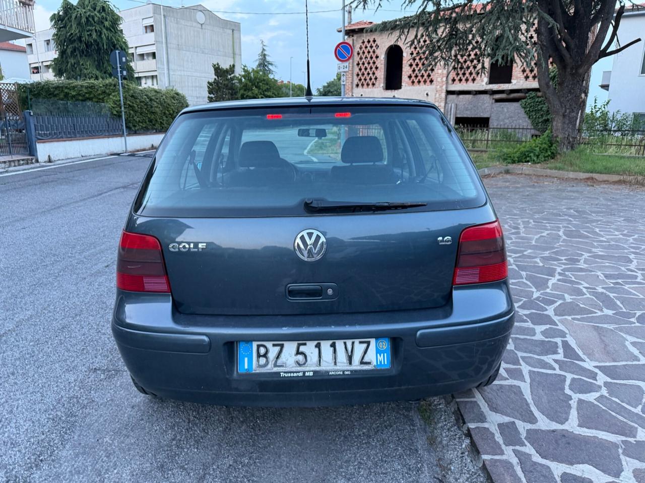 Volkswagen Golf 1.6 16V cat 5 porte Highline