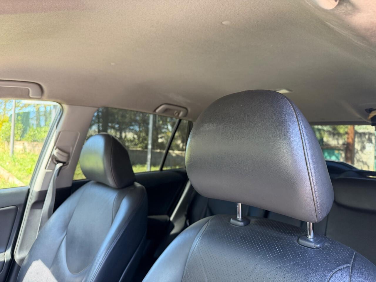 Toyota RAV 4 2.2 D-4D 136 CV tenuto maniacalmente