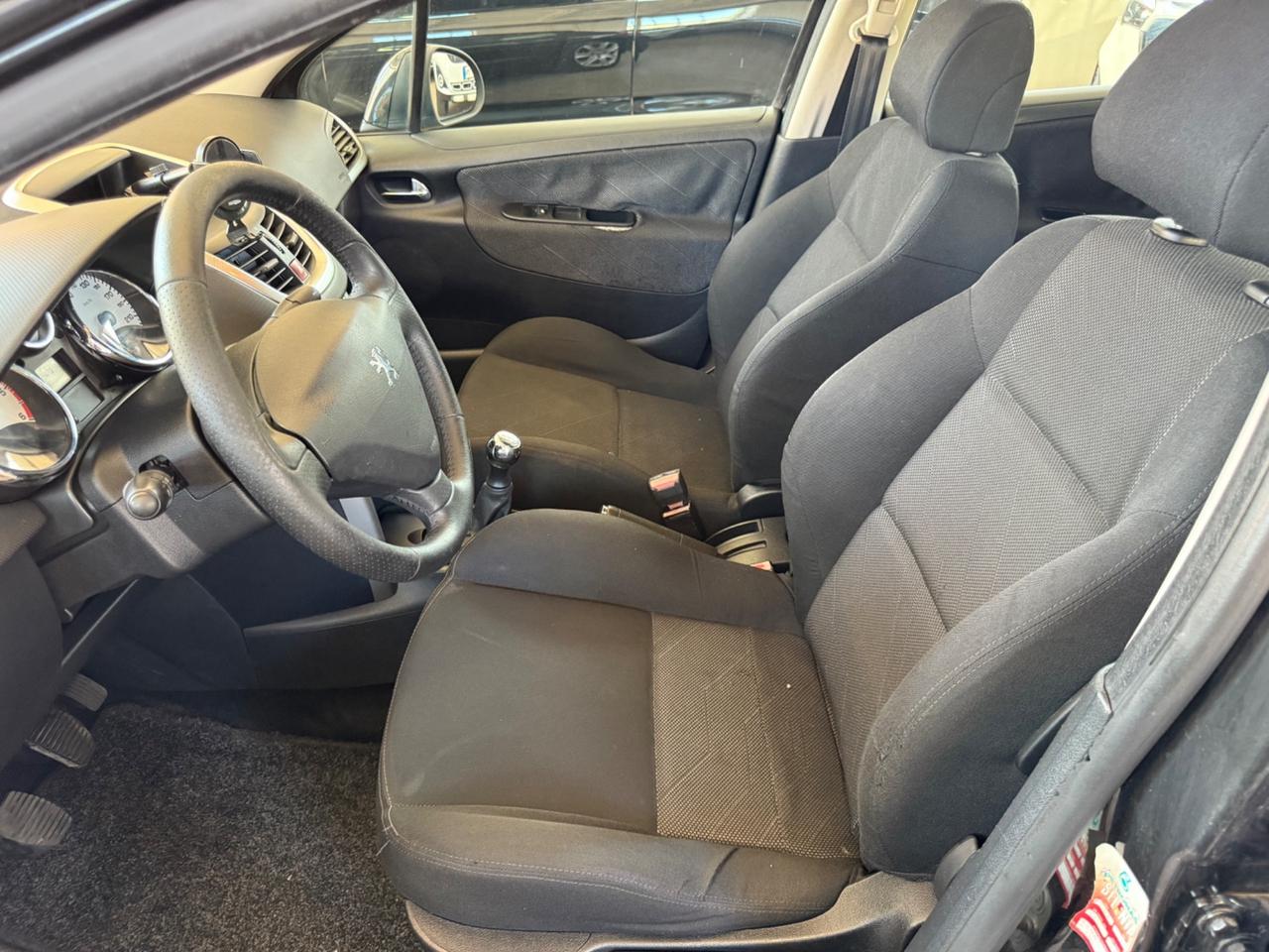 Peugeot 207 1.6 HDi 90CV 5p. XT