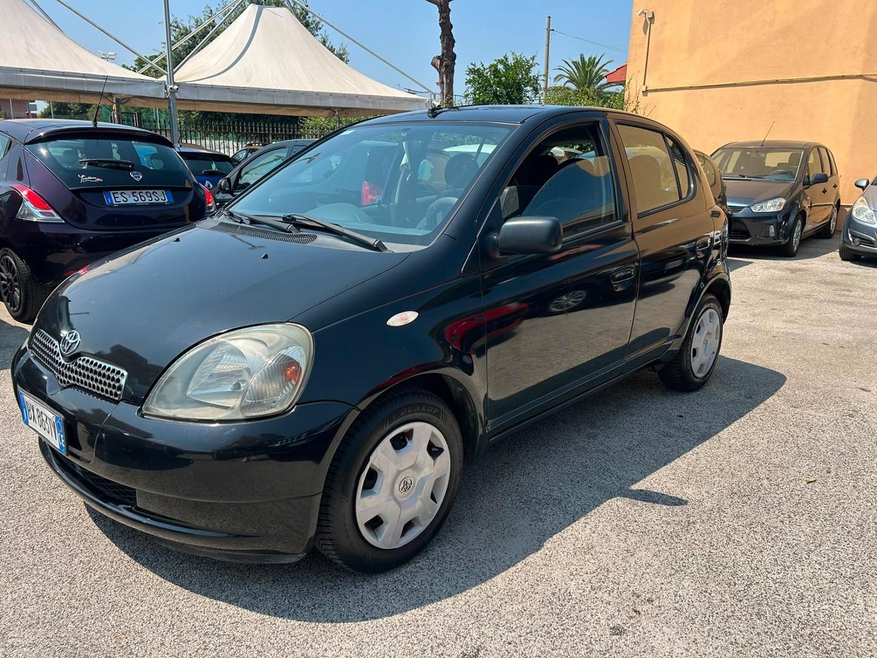 Toyota Yaris 1.0i 16V cat 5 porte Sol