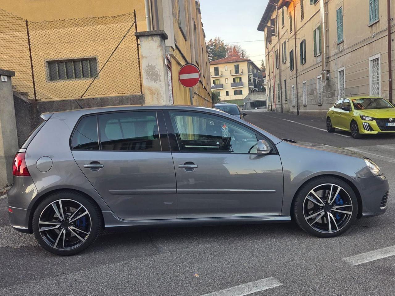 VOLKSWAGEN Golf 3.2 VR6 4mot. 5p. R32