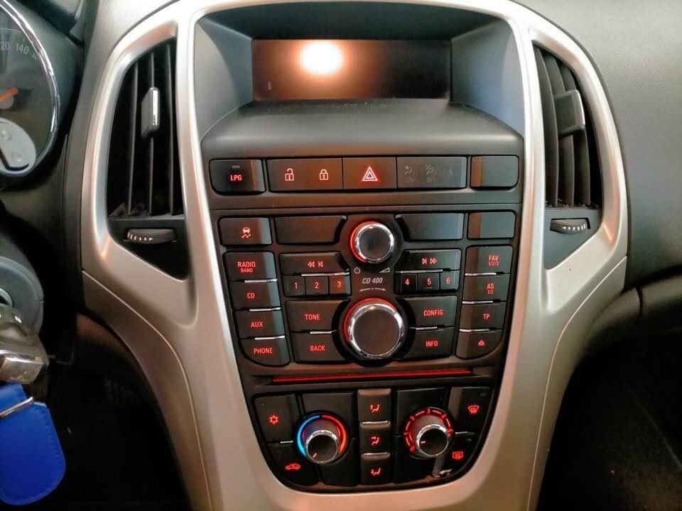 OPEL ASTRA 1.6 Cosmo