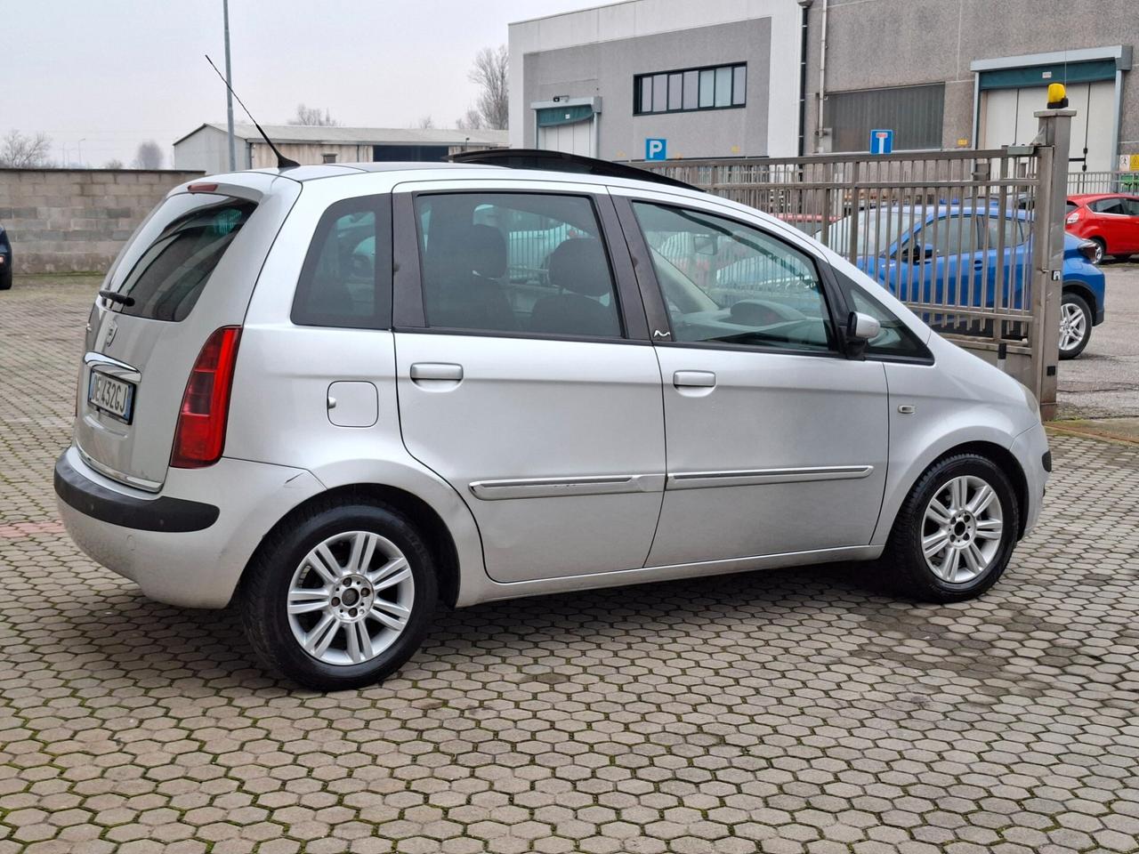 Lancia MUSA 1.4 16v Platino Plus *TETTO APRIBILE*