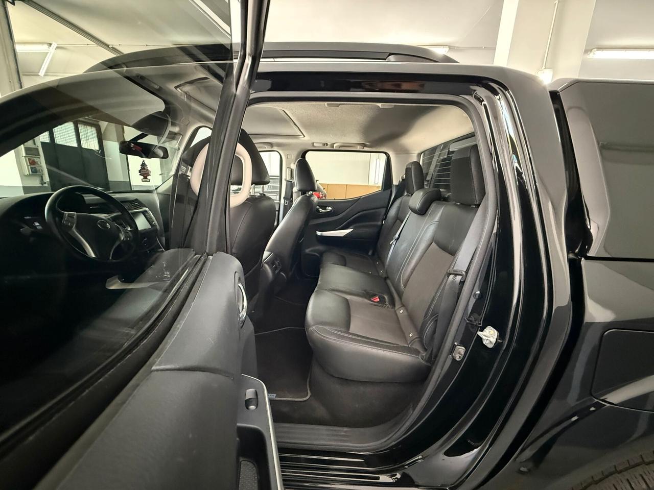 Nissan Navara 2.3 dCi 190 CV 7AT 4WD Double Cab N-Guard