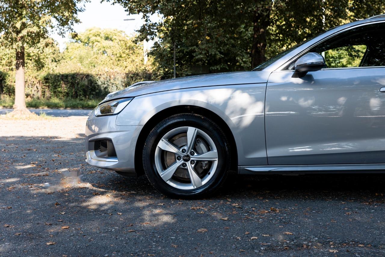 Audi A4 Avant 40 2.0 tdi mhev S-tronic*Matrix* Cockpit*