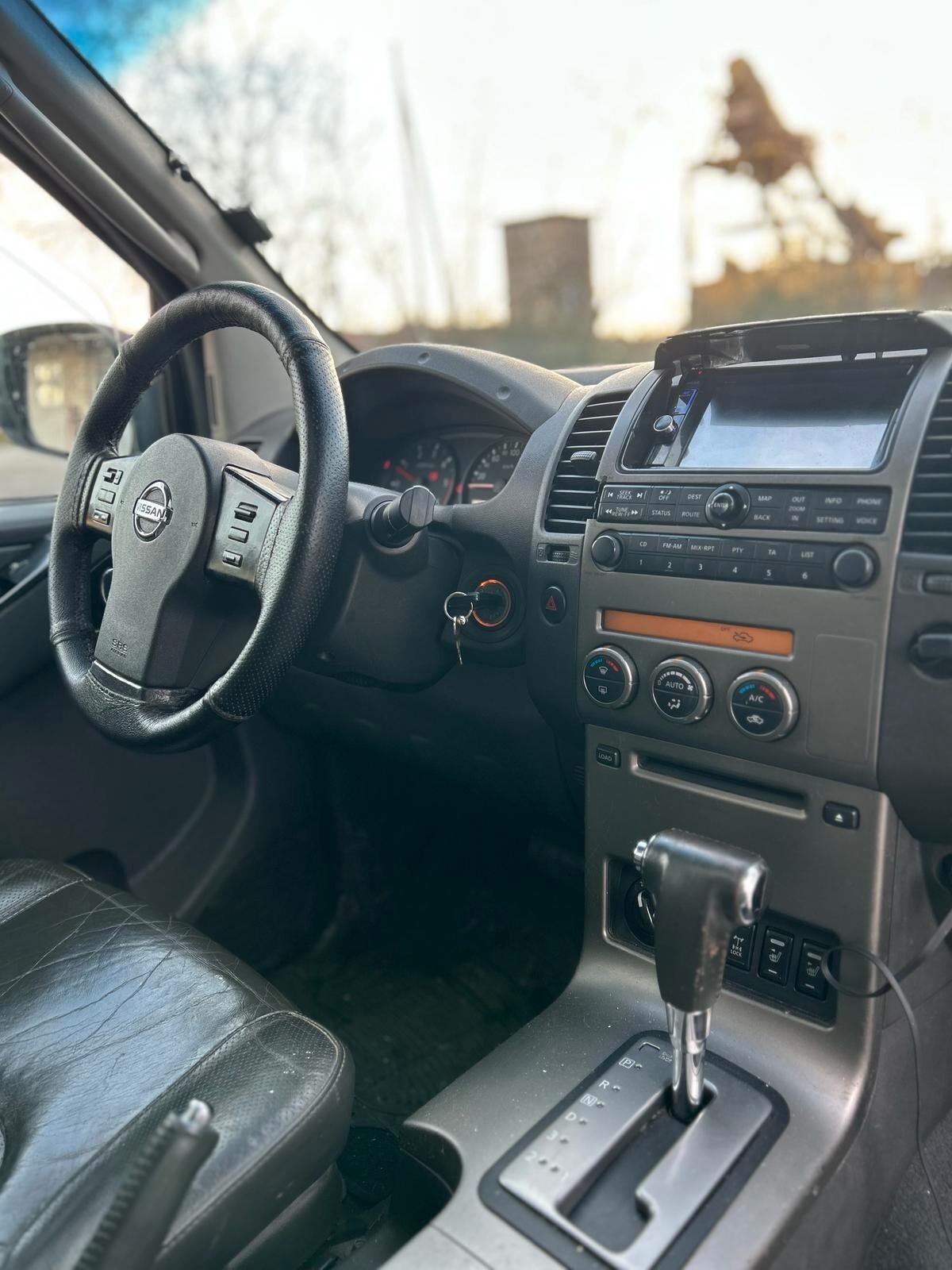 Nissan Navara 2.5 dCi 4 porte Double Cab Sport