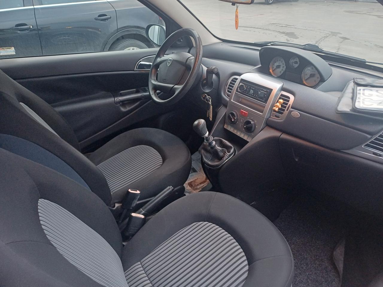 Lancia Ypsilon 1.2 Oro UniPro