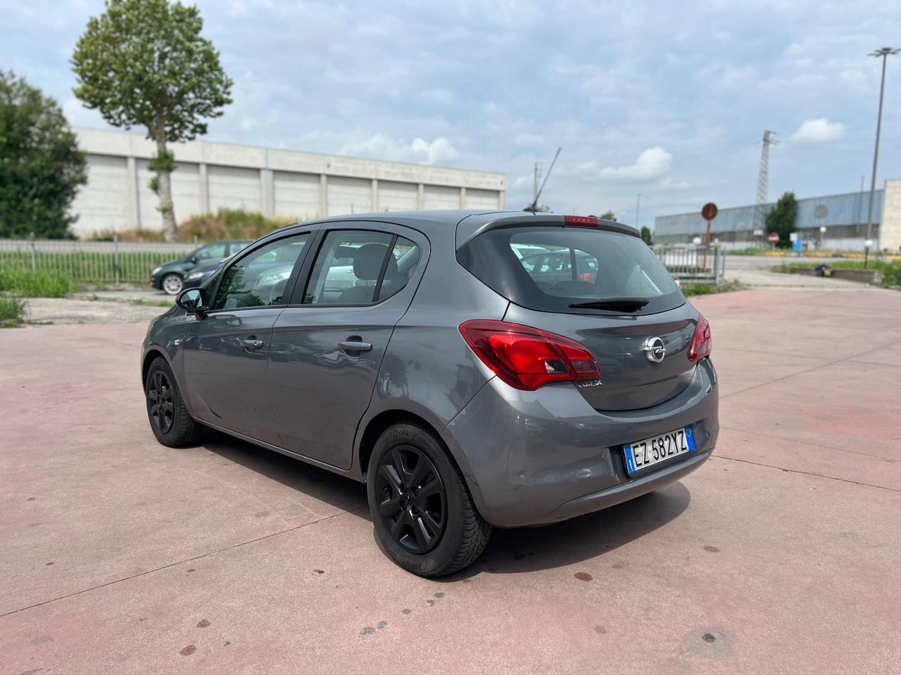 Opel Corsa 1.2 5 porte
