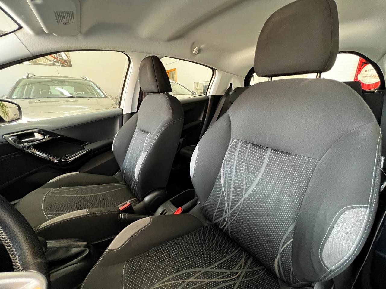 Peugeot 208 1.6 e-HDi 92 CV Stop&Start 5 porte Allure