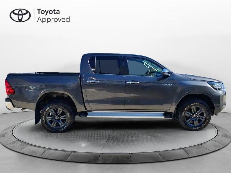 Toyota Hilux 2.4 d-4d C&C 4x4 Lounge