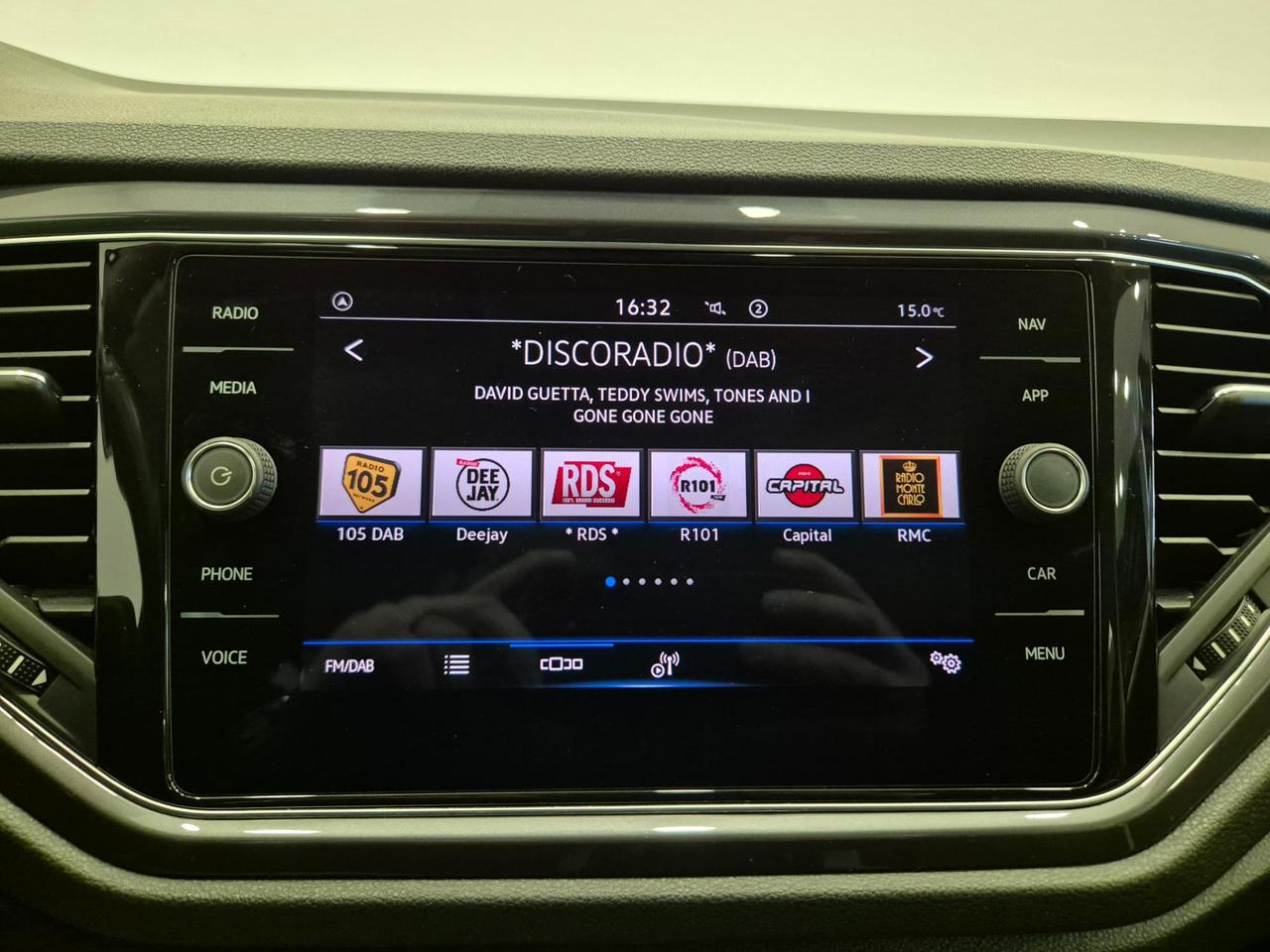 Volkswagen T-Roc 1.5 TSI Style dsg - Carplay - ACC/Lim - Sens. Park