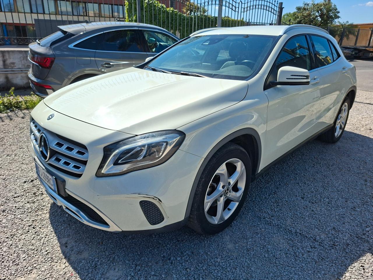 Mercedes-benz GLA 200 180 d Premium