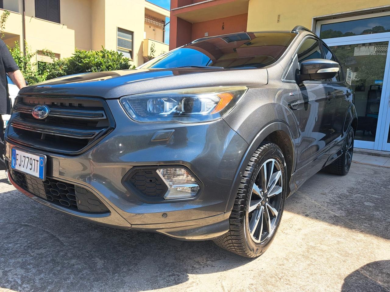 Ford Kuga 1.5 TDCI 120 CV S&S 2WD ST-Line