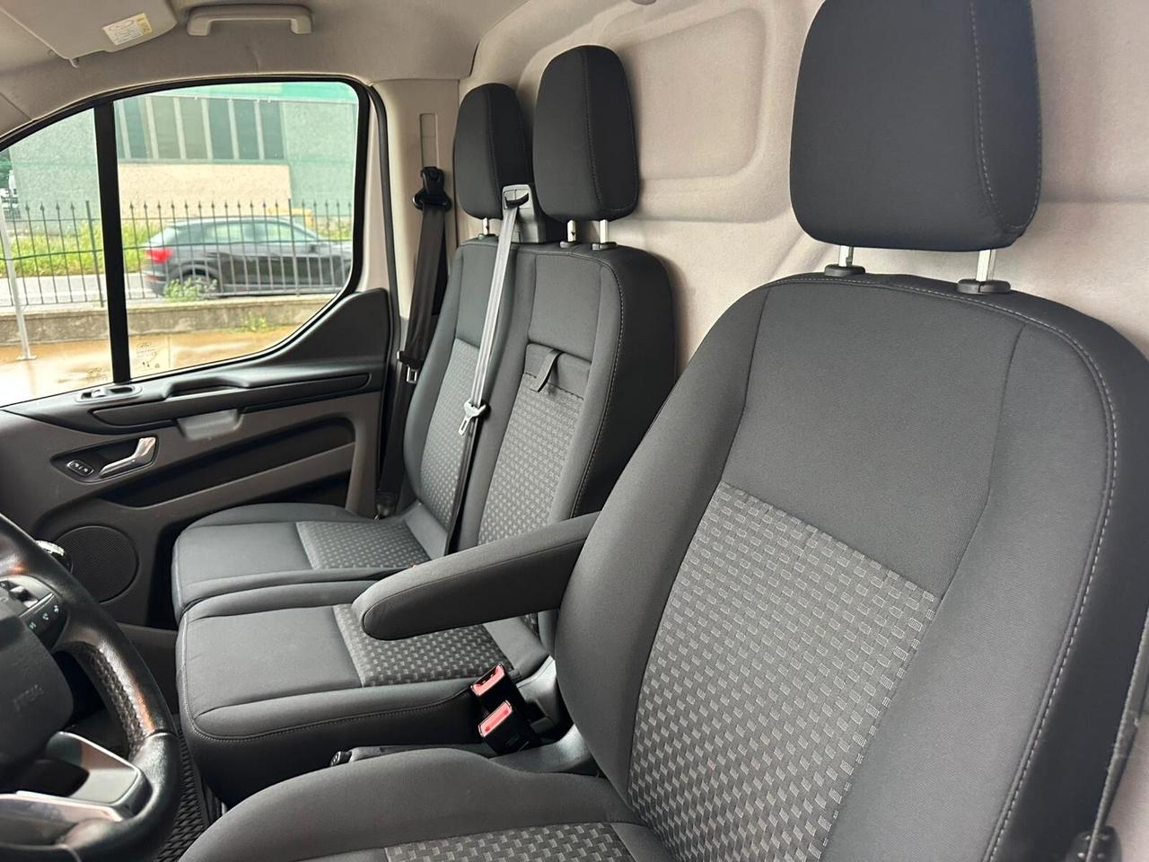 Ford Transit Custom 320 2.0 EcoBlue 130 cv PC Furgone Trend