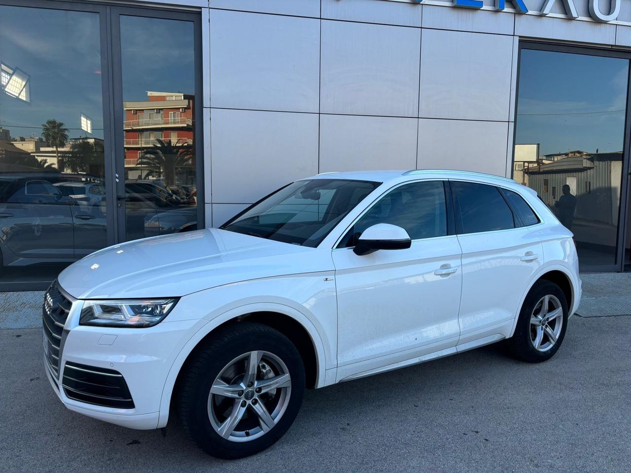 Audi Q5 2.0 TDI 190 CV quattro S tronic S-line - anno 2017 - prezzo €22.900