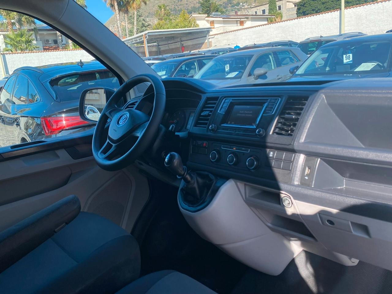 Volkswagen Transporter Business 2.0 TDI 102CV Autocarro 100% detraibile