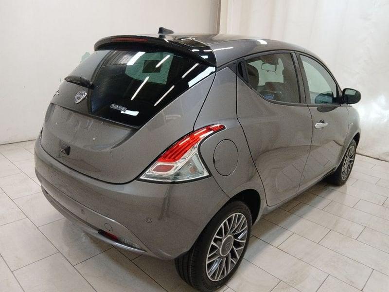Lancia Ypsilon 1.0 firefly hybrid Gold Plus s&s 70cv