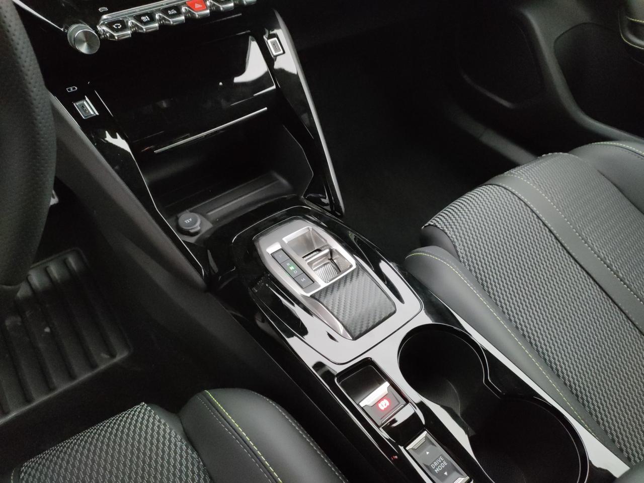 PEUGEOT NUOVO 2008 GT Puretech 130 EAT8 S&S