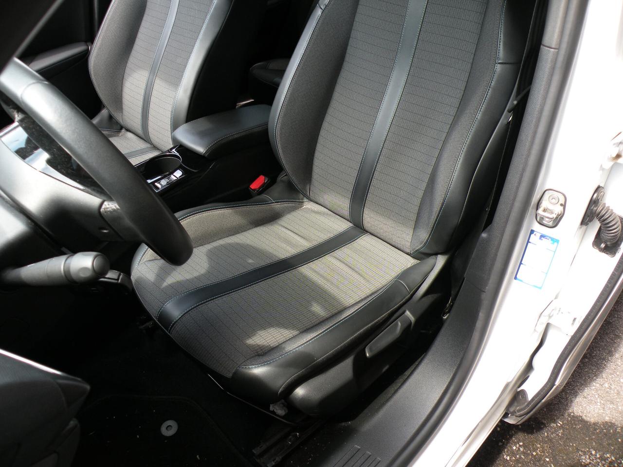 Peugeot 2008 PureTech 130 S&S Allure