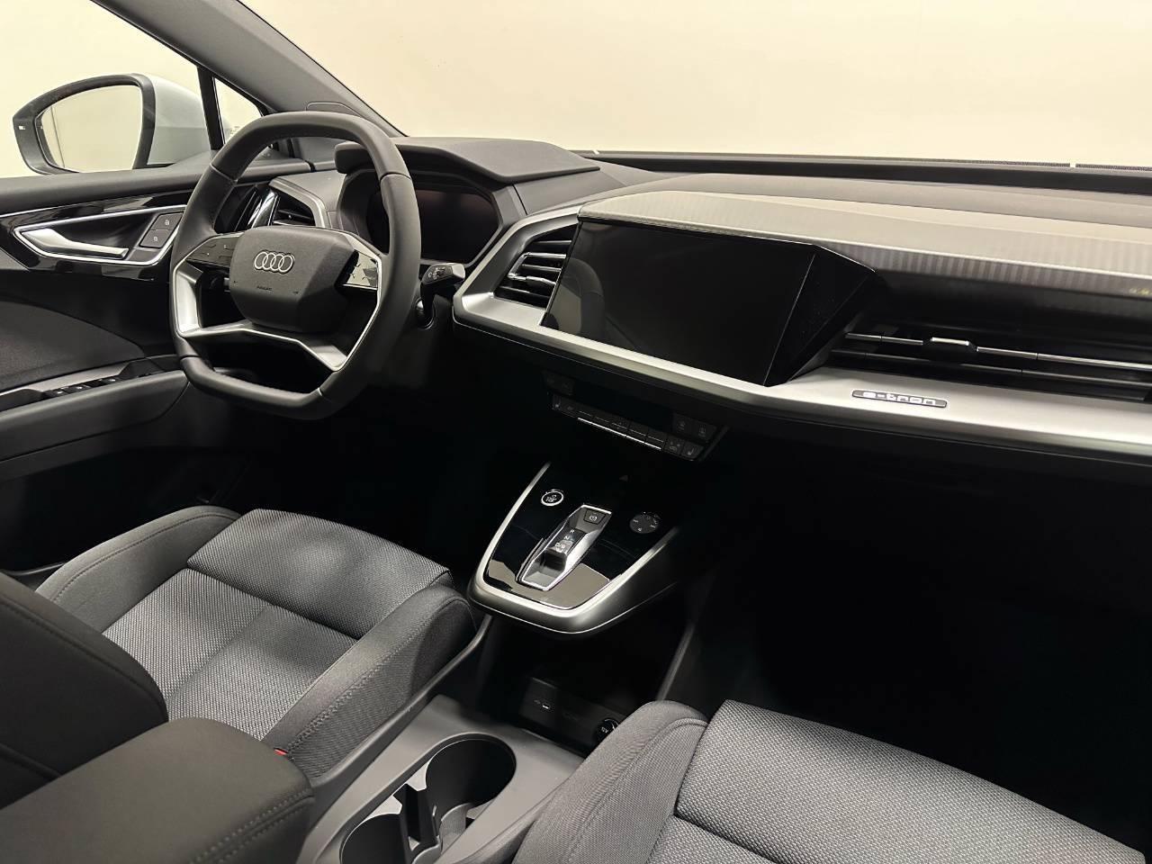 AUDI Q4 E-TRON 40 BUSINESS ADVANCED