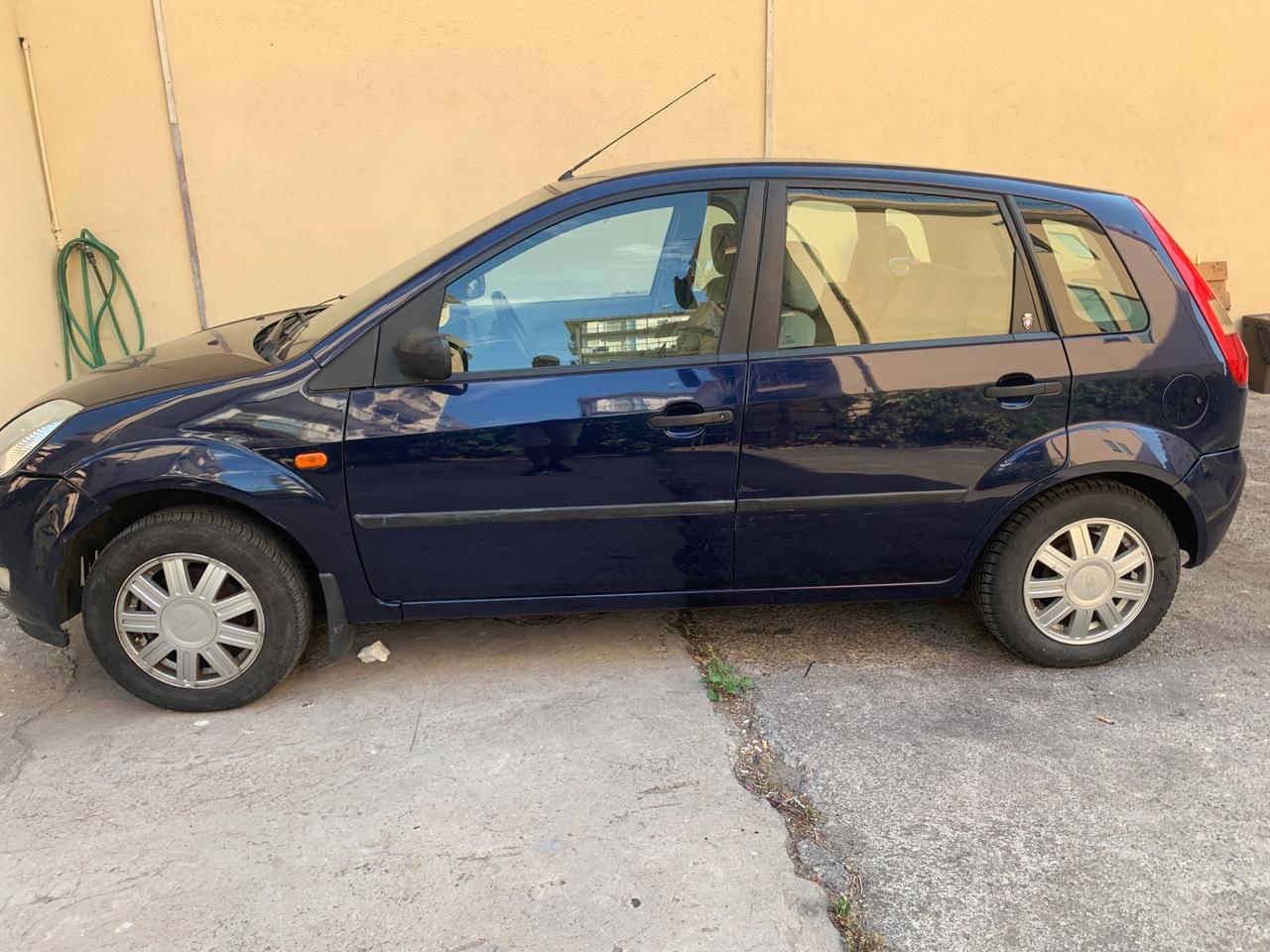 Ford Fiesta 1.4 16V 5p. Ghia km 60000