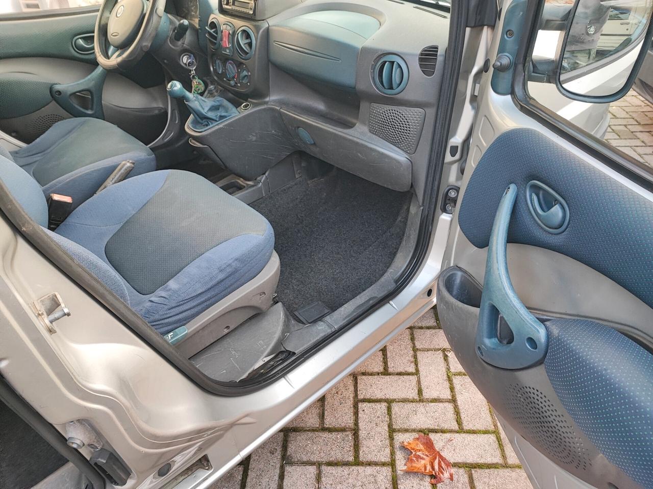 Fiat Doblo 1.9 JTD 5 posti