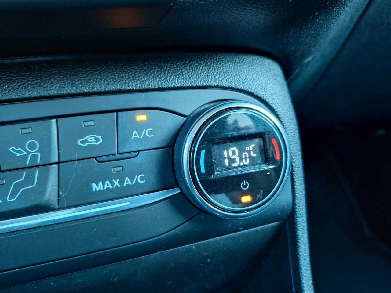 Ford Fiesta Active 1.5 EcoBlue X NEOPATENTATI