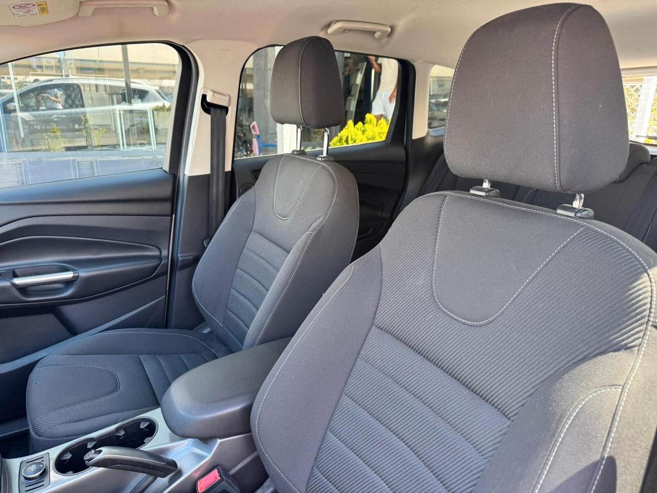 Ford Kuga 2.0 TDCI 150 CV S&S 4WD Powershift Titanium