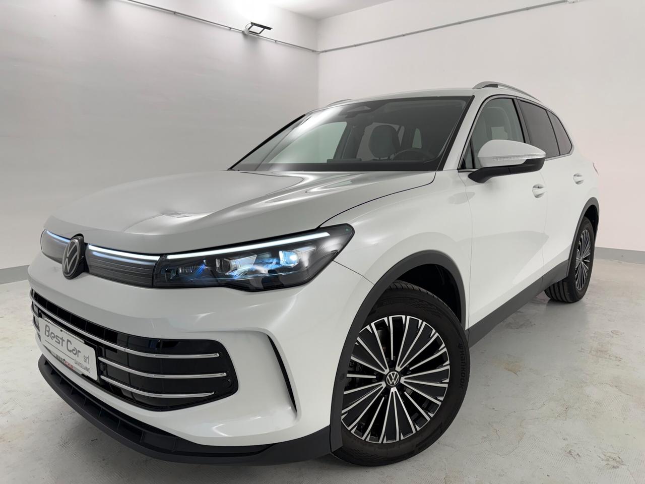 Volkswagen Tiguan 2.0 TDI 150 CV DSG Elegance led gancio elettrico adattivo retrocamera
