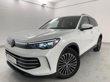 Volkswagen Tiguan 2.0 TDI 150 CV DSG Elegance led gancio elettrico adattivo retrocamera