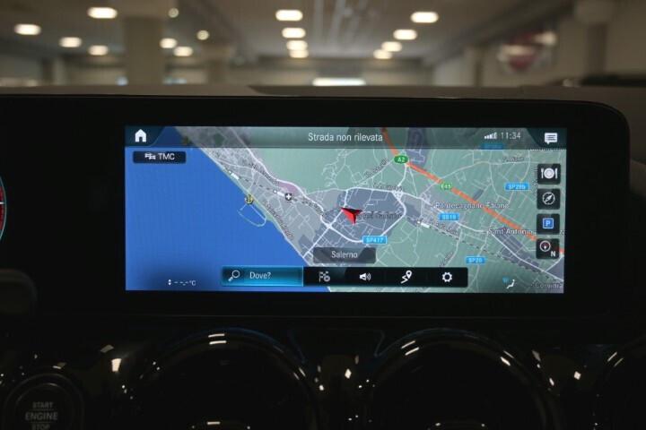 MERCEDES GLA 180D AUTOMATIC BUSINESS SOLUTION 115 CV