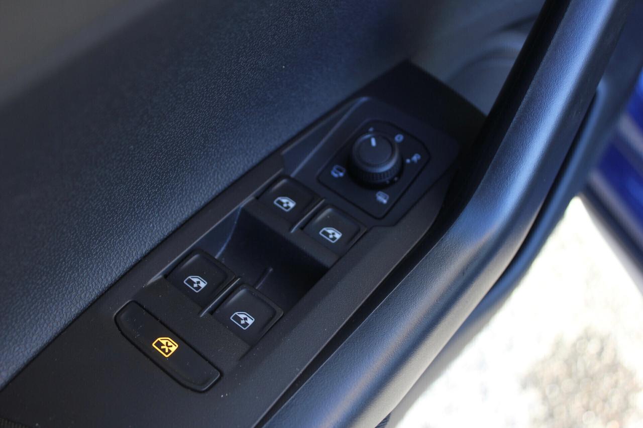 Volkswagen Taigo Life 1.0 TSI NAVY CLIMA AUTO BI-ZONA