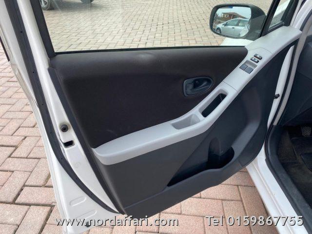 TOYOTA Yaris 1.0 5 porte