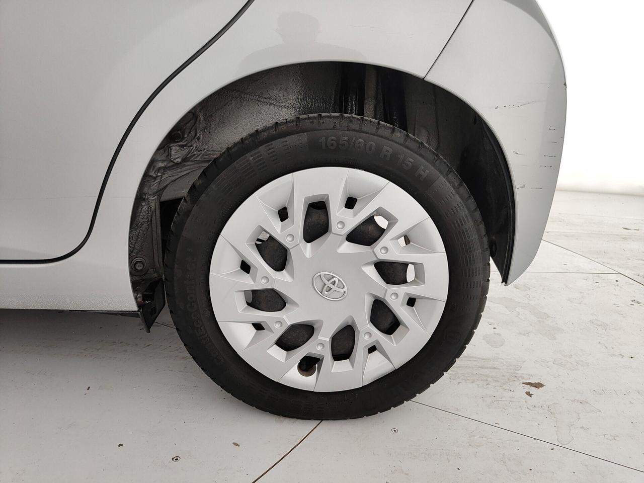 Toyota Aygo 1.0 VVT-i 69 CV 5 porte x-business