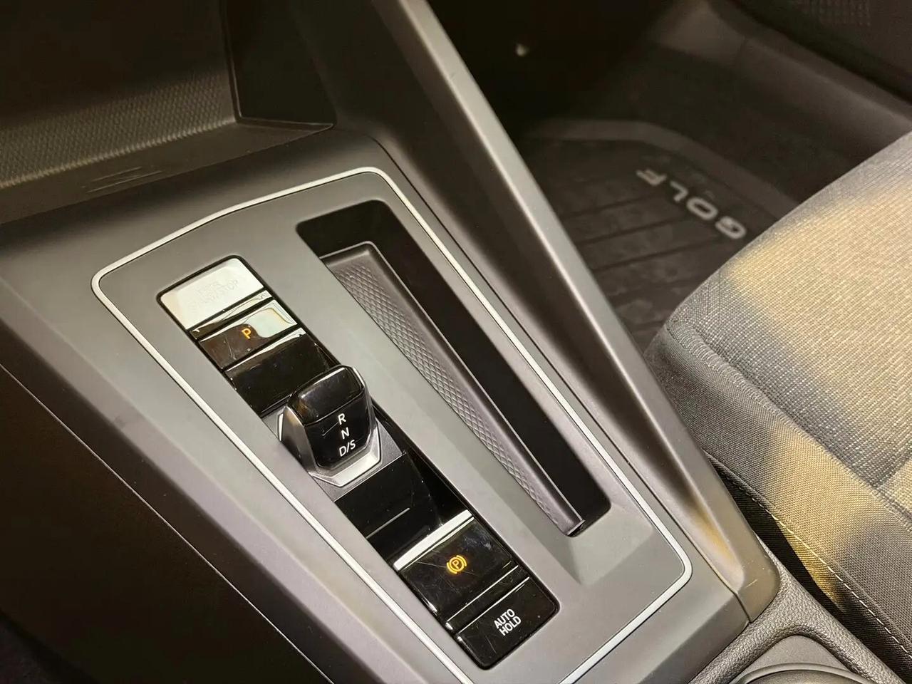 Volkswagen Golf 2.0 TDI 150 CV DSG SCR R-Line