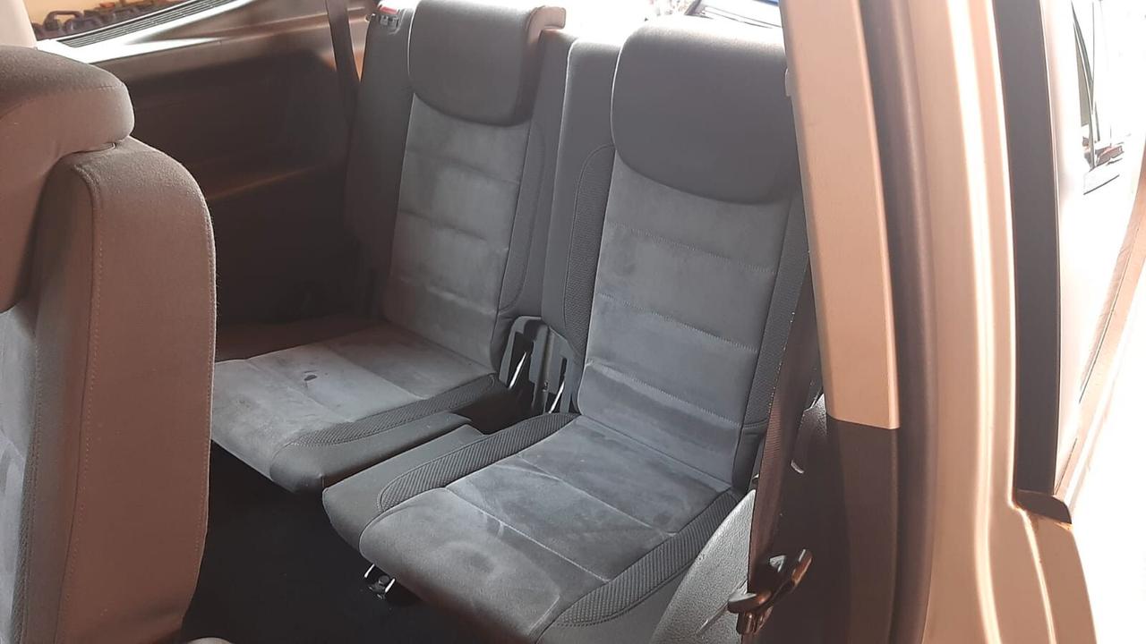 Volkswagen Touran 2.0 TDI 170 CV Highline prezzo €6900