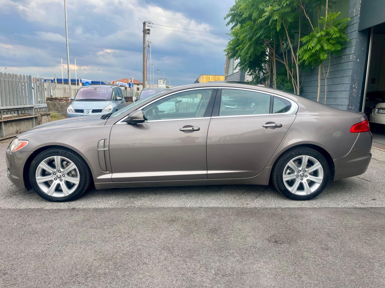 Jaguar XF 3.0 DS V6 Premium Luxury