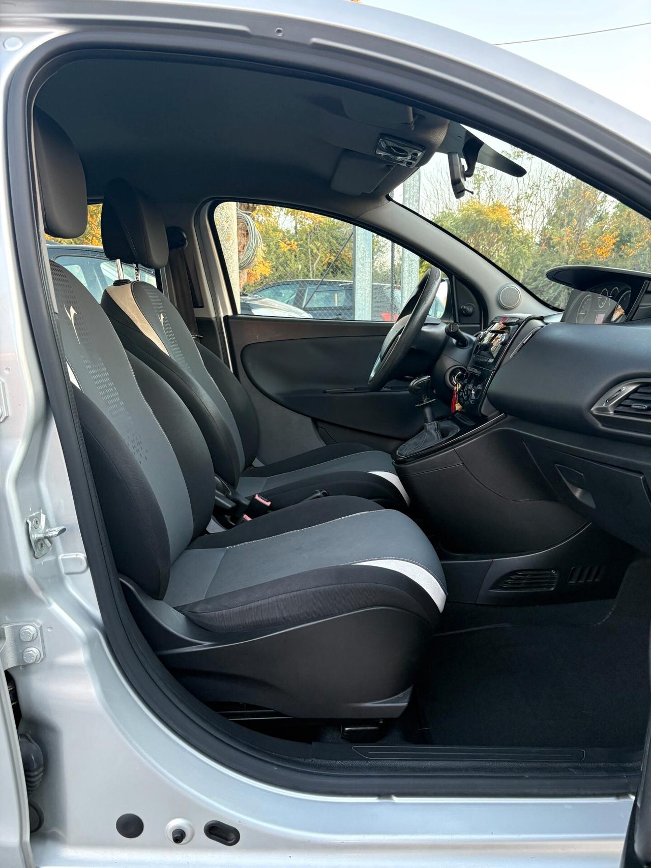Lancia Ypsilon 1.2 69 CV 5 porte Opening Edition
