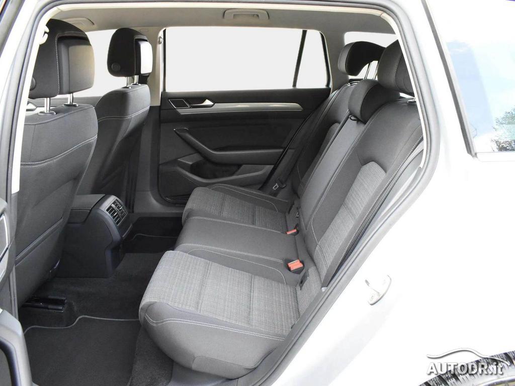 Volkswagen Passat Variant 2.0 TDI EVO Business Fari LED, Navi, Ambient Pack