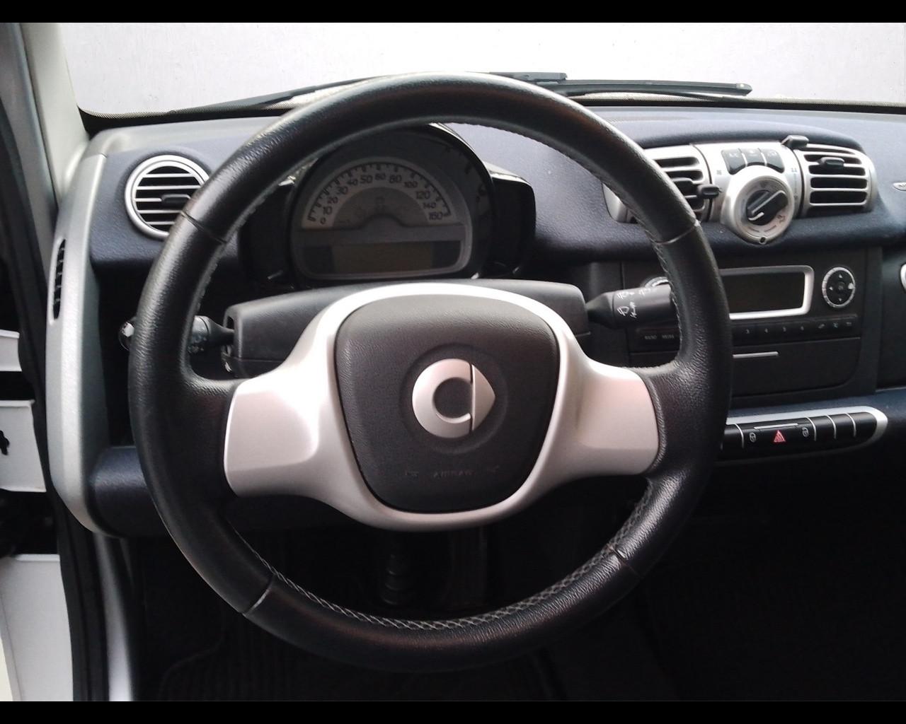 SMART fortwo 2ª serie - fortwo 1000 52 kW MHD coupé passion